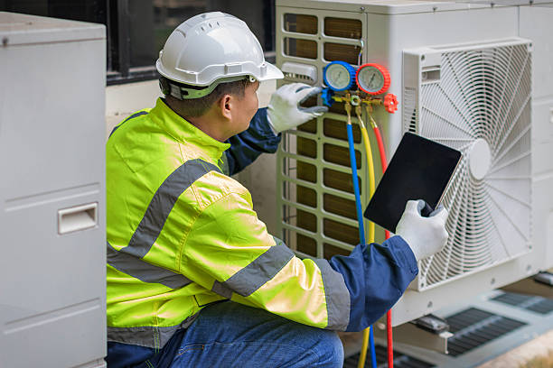 Professional Hvac technician working in Baldwin, FL